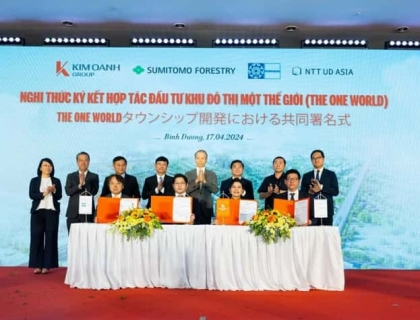 Dai Dien Kim Oanh Chup Anh Cung Doi Tac Ki Quyet Dinh Dau Tu5161 420x320